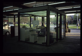 Mies Van Der Rohe - garage - Ile des Soeurs - 1967-69: diapositive